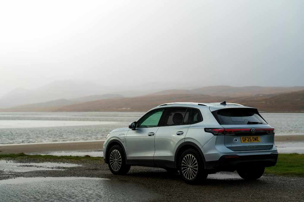 La Logística del Viajero Aventurero: Por Qué Alquilar un SUV es Esencial