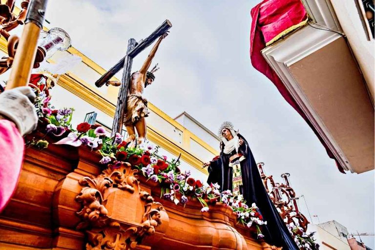Lee más sobre el artículo Descubre los Mejores Destinos Religiosos y Coloniales para Semana Santa en Antioquia